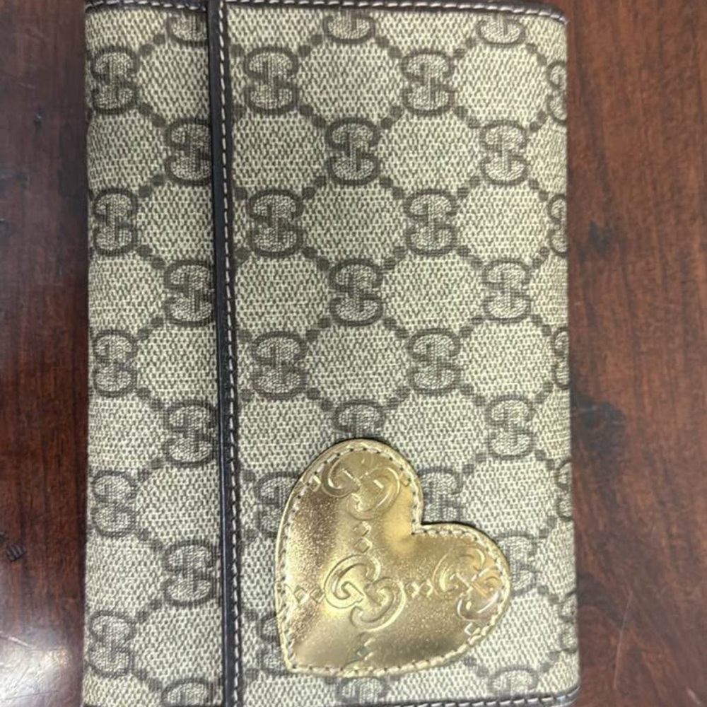 Gucci Tan and Gold Heart Wallet